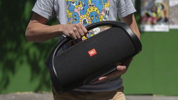 JBL Boombox reviewed by ExpertReviews JBL Boombox reviewed by ExpertReviews