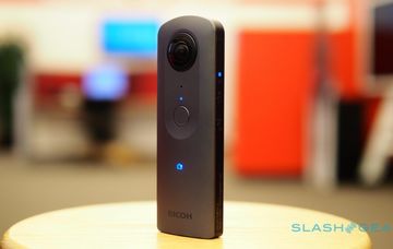 Ricoh Theta V test par SlashGear