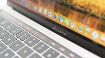 Apple MacBook Pro 13 test par ExpertReviews