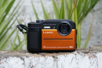 Panasonic FT7 test par Trusted Reviews Panasonic FT7 test par Trusted Reviews