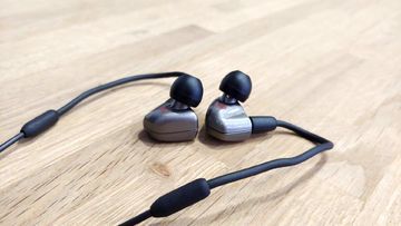 Audio Technica ATH-LS70iS testé par TechRadar Audio Technica ATH-LS70iS testé par TechRadar