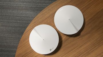 TP-Link Deco M9 Plus test par ExpertReviews