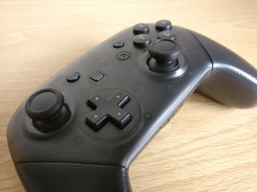 Nintendo Switch Pro Controller test par Trusted Reviews