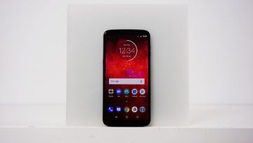 Motorola Moto Z3 Play test par Trusted Reviews Motorola Moto Z3 Play test par Trusted Reviews