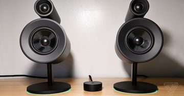 Razer Nommo Pro test par The Verge Razer Nommo Pro test par The Verge