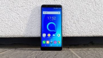 Alcatel 3X test par TechRadar Alcatel 3X test par TechRadar