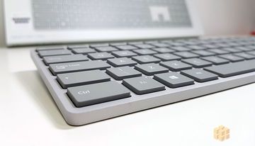 Microsoft Surface Keyboard test par Review Hub Microsoft Surface Keyboard test par Review Hub