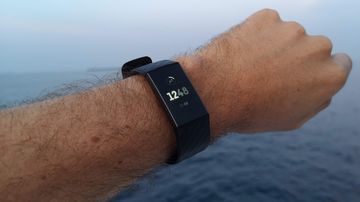 Fitbit Charge 3 test par TechRadar Fitbit Charge 3 test par TechRadar