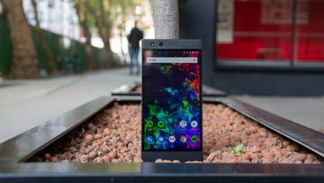 Razer Phone 2 test par ExpertReviews