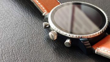 Fossil Q Explorist HR reviewed by Trusted Reviews