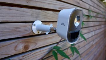 Netgear Arlo Security Light testé par TechRadar Netgear Arlo Security Light testé par TechRadar