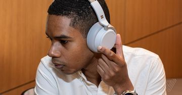 Microsoft Surface Headphones test par The Verge