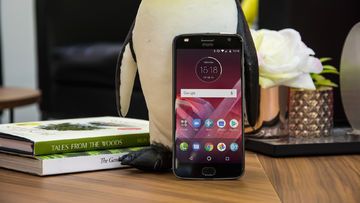 Motorola Moto Z2 Play test par ExpertReviews