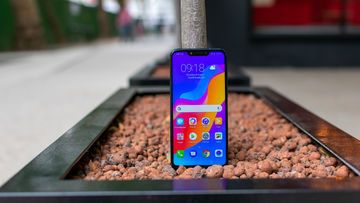 Honor Play test par ExpertReviews Honor Play test par ExpertReviews