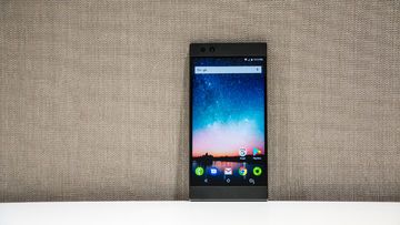 Razer Phone test par ExpertReviews Razer Phone test par ExpertReviews