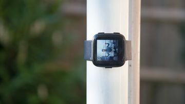 Fitbit Versa test par ExpertReviews Fitbit Versa test par ExpertReviews