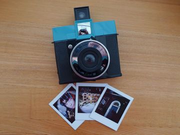 Lomography Diana Instant Square reviewed by Stuff