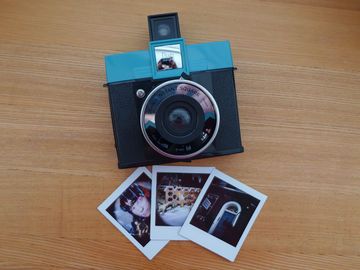 Lomography Diana Instant Square test par Stuff