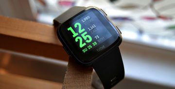 Fitbit Versa reviewed by Android Authority
