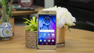 Motorola Moto G5s test par ExpertReviews