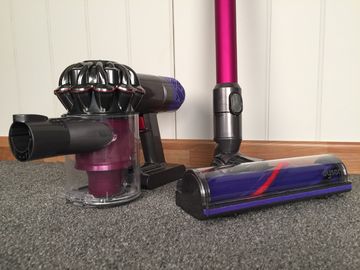 Dyson V6 Absolute test par ExpertReviews Dyson V6 Absolute test par ExpertReviews