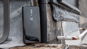 OnePlus 6T McLaren Edition reviewed by ExpertReviews