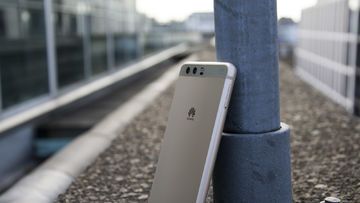 Huawei P10 Plus reviewed by ExpertReviews