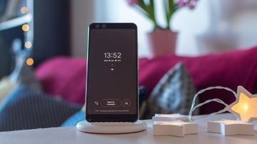 Google Pixel Stand test par ExpertReviews Google Pixel Stand test par ExpertReviews