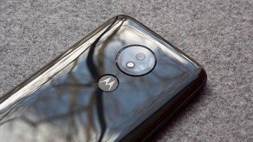 Motorola Moto G7 Power test par ExpertReviews