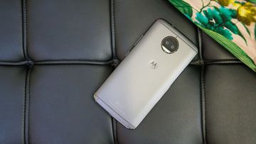 Motorola Moto G5s Plus test par ExpertReviews Motorola Moto G5s Plus test par ExpertReviews