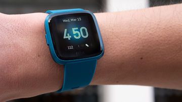 Fitbit Versa Lite test par ExpertReviews