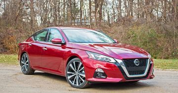 Nissan Altima reviewed by CNET USA