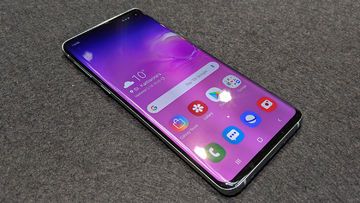 Samsung Galaxy S10 Plus test par What Hi-Fi?