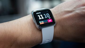 Fitbit Versa Lite test par Tek.no