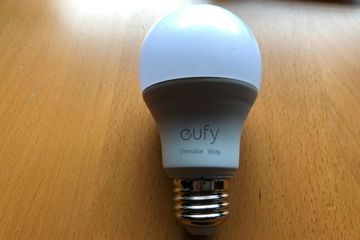 Eufy Lumos Smart Bulb test par PCWorld.com