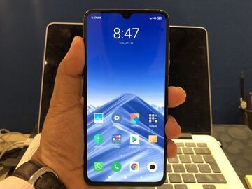 Xiaomi Mi 9 reviewed by Absolute Geeks