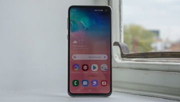 Samsung Galaxy S10e test par ExpertReviews