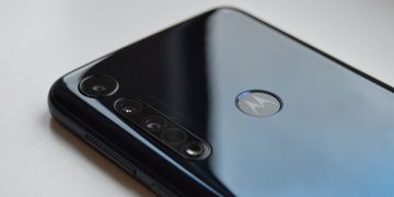 Motorola One Macro test par MobileTechTalk