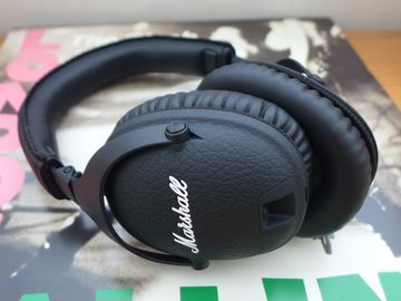 Marshall Monitor II testé par Stuff Marshall Monitor II testé par Stuff