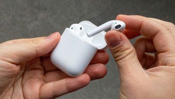 Apple AirPods test par TechRadar Apple AirPods test par TechRadar