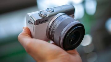 Canon EOS M200 Review: 2 Ratings, Pros and Cons
