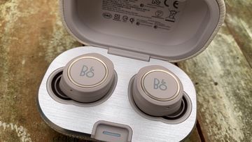 Bang & Olufsen Beoplay E8 test par TechRadar Bang & Olufsen Beoplay E8 test par TechRadar