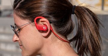 Beats Powerbeats Review: 10 Ratings, Pros and Cons