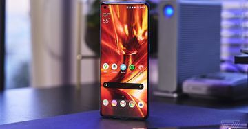 OnePlus 8 Pro test par The Verge OnePlus 8 Pro test par The Verge