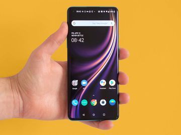 OnePlus 8 Pro test par Stuff OnePlus 8 Pro test par Stuff