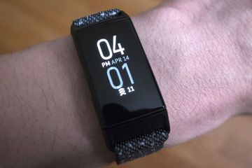 Fitbit Charge 4 test par PCWorld.com