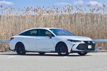 Toyota Avalon Review: 2 Ratings, Pros and Cons