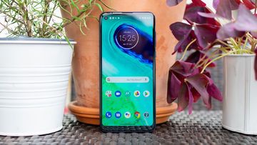 Motorola Moto G8 test par ExpertReviews