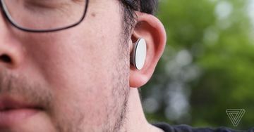 Microsoft Surface Earbuds test par The Verge