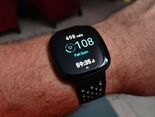Fitbit Versa 4 testé par GadgetGear